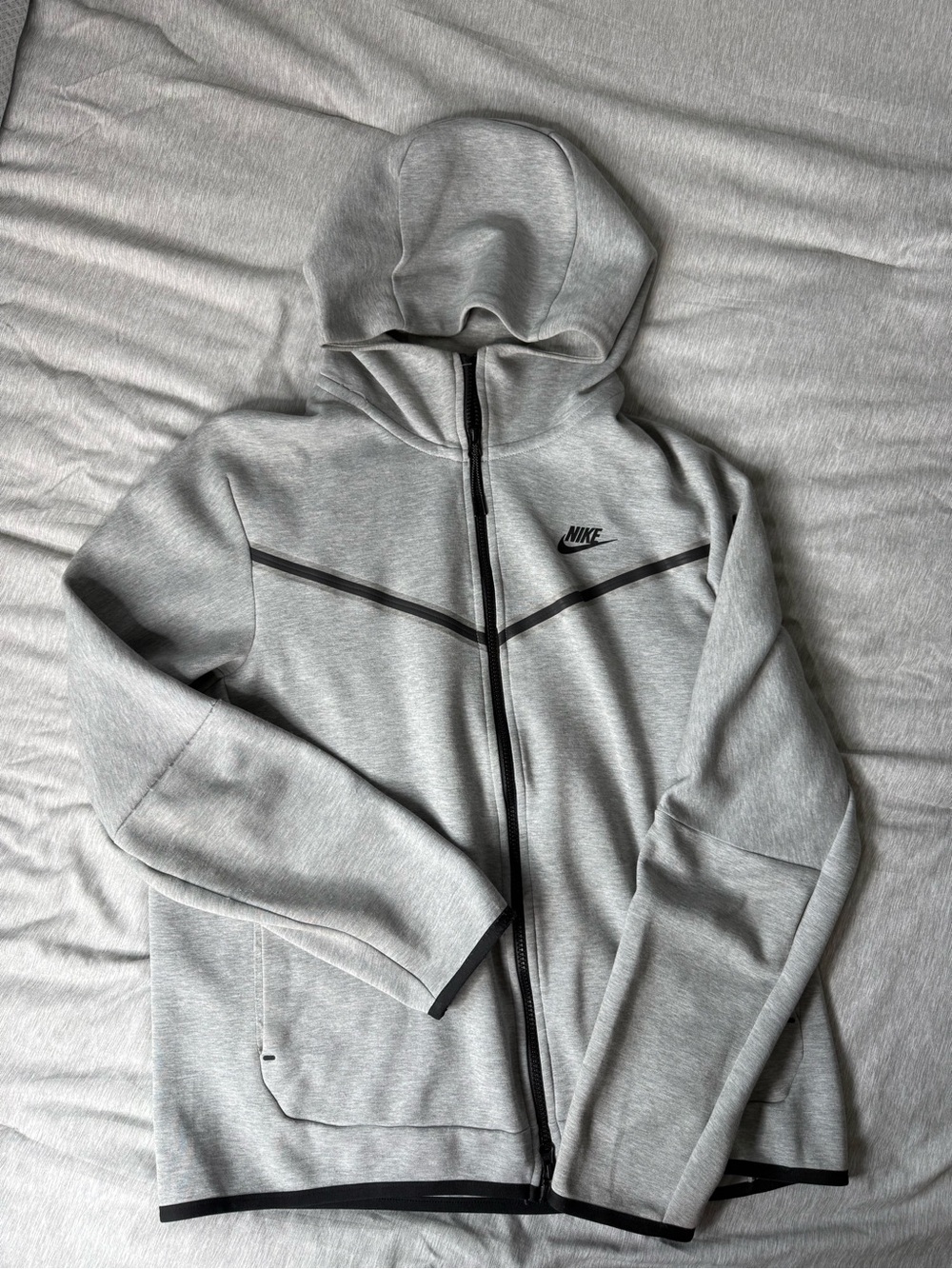 Nike Men’s Tech Fleece Light Gray Full-Zip Performance Hoodie Jacket